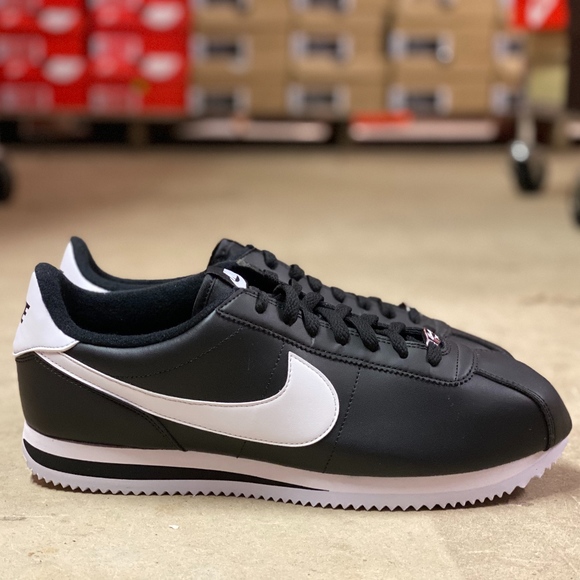 mens nike cortez black and white